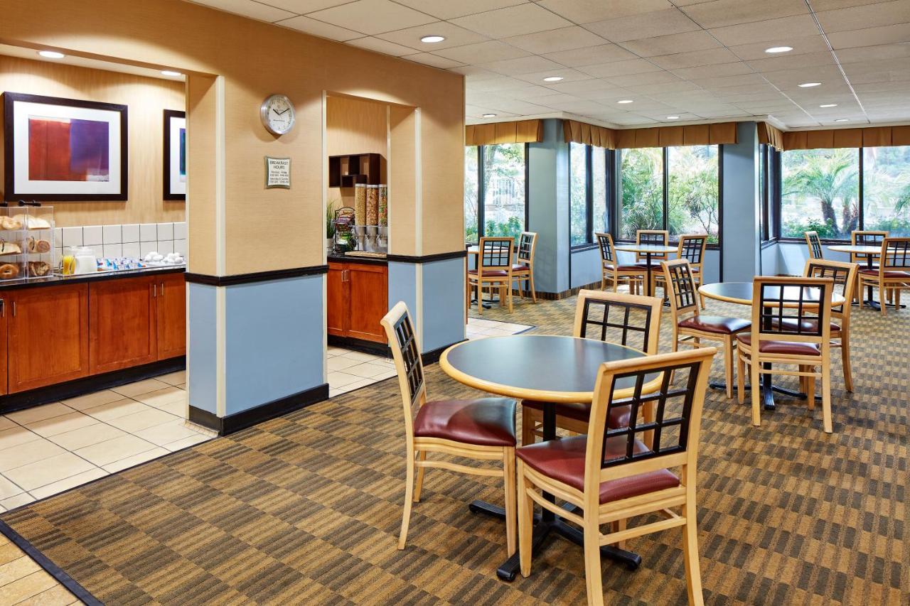 La Quinta By Wyndham Thousand Oaks-Newbury Park Екстериор снимка