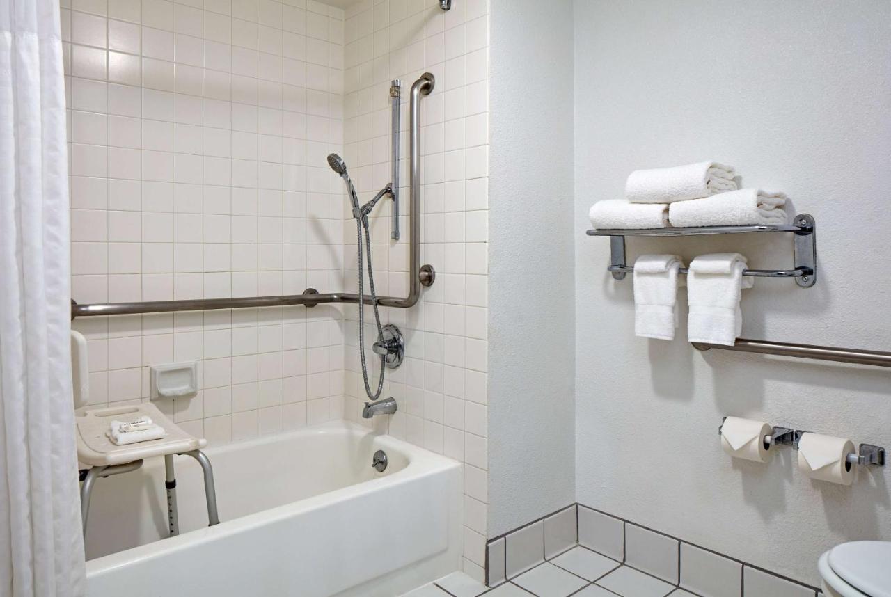 La Quinta By Wyndham Thousand Oaks-Newbury Park Екстериор снимка